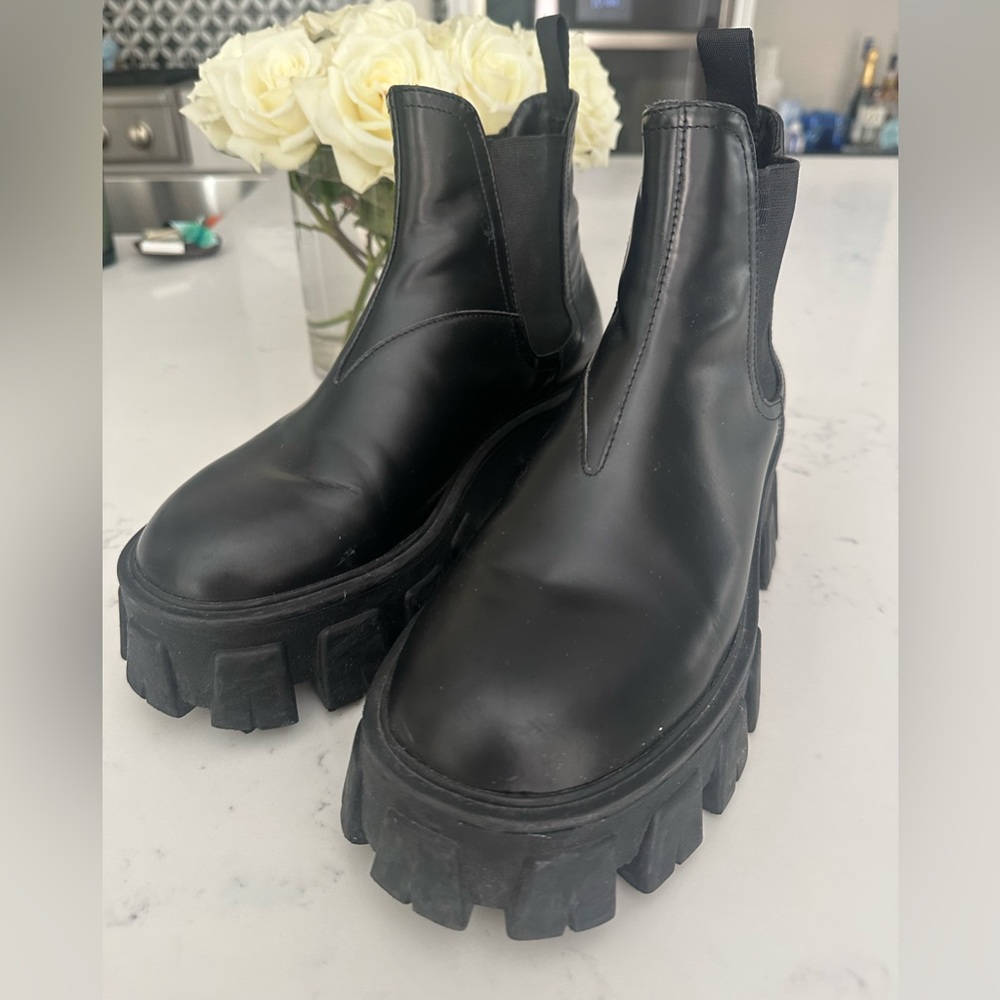 Prada Monolith Chelsea Boots Size 38 Lug Sole Pull on Womens Black Leather $1290